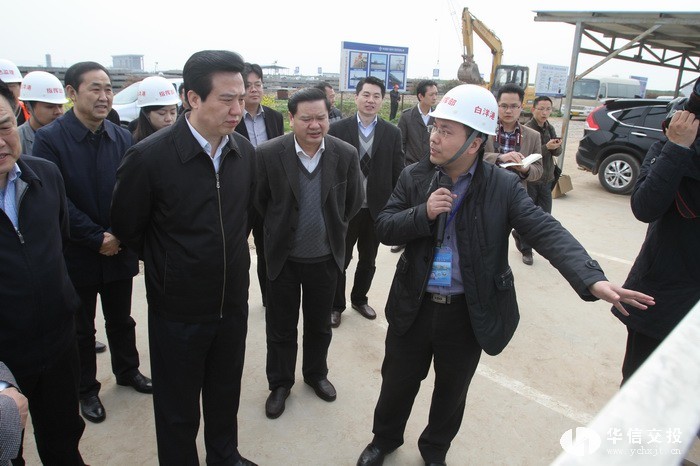 省委常委、市委書記黃楚平調(diào)研白洋港口新區(qū).jpg